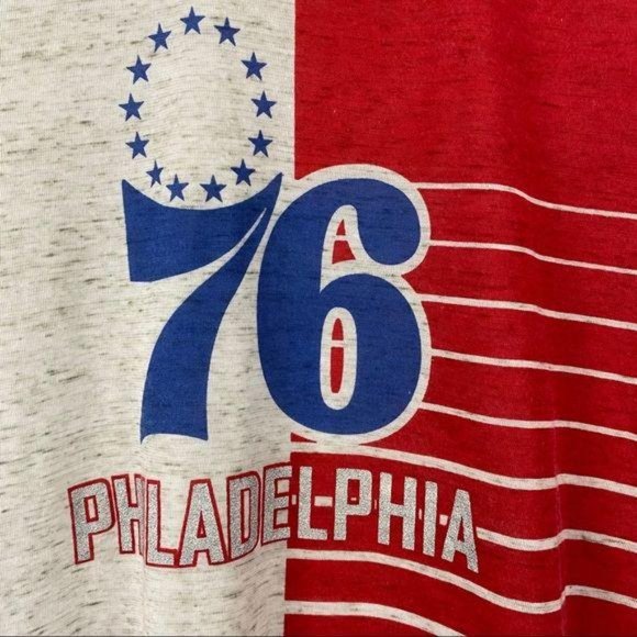 NWT NBA Philadelphia 76ers Gray & Red T-Shirt L - Picture 2 of 6